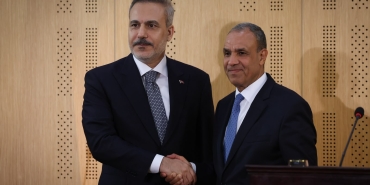 1786716720673AA-20260813-42210574-42210573-DISISLERI_BAKANI_FIDAN_ILE_MISIR_DISISLERI_GOC_VE_YURTDIS.jpeg