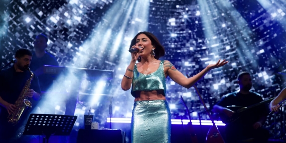 ALAGADİ FEST 2026’DA İKİ GÜNDE İKİ DEV SANATÇI: BİNLER İREM DERİCİ VE MELEK MOSSO İLE COŞTU