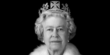 _126600044_queenelizabeth-chrislevine-index-nc