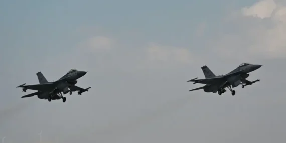 Türk Hava Kuvvetleri Kıbrıs’ın güneyinde eğitim uçuşu gerçekleştirdi