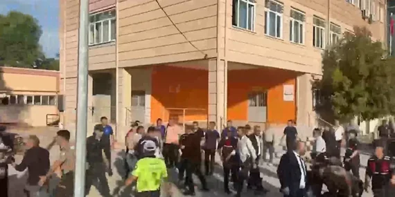 Sekiz kişi yaralandı, şüpheli yakalandı