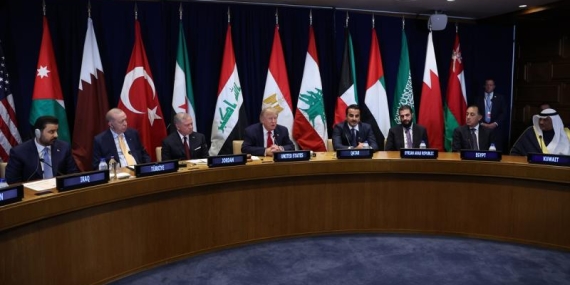 Trump, Körfez İşbirliği Konseyi üyesi ülke liderleri ve Erdoğan ile bir araya geldi