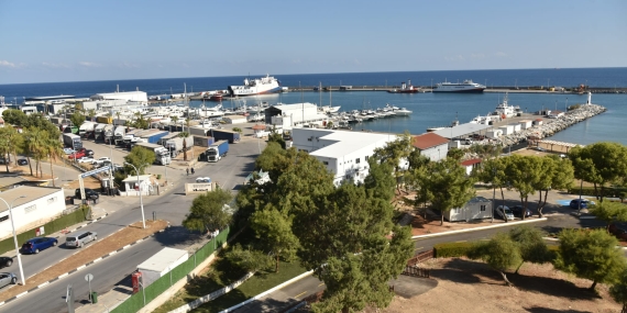 Girne açıklarında batan gemide kaybolan 13 kişiyi arama çalışmaları devam ediyor