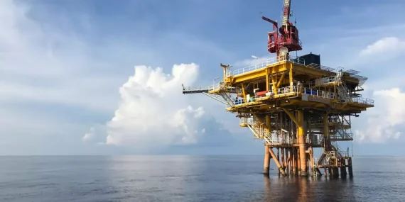 Brent petrolün varili 105,58 dolardan işlem görüyor