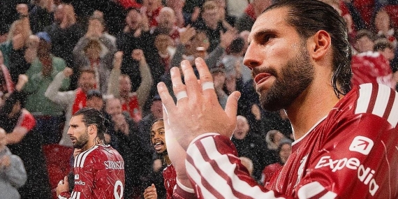 Szoboszlai’den mükemmel gol! Liverpool, Tottenham’ı kupa dışına itti