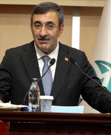 cevdet-yilmaz-2490668.jpg