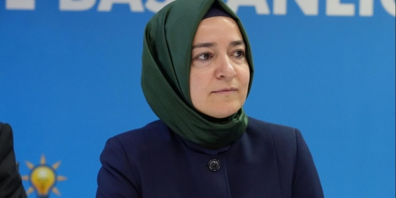AK Parti Genel Başkan Yardımcısı Fatma Betül Sayan Kaya görevinden istifa etti