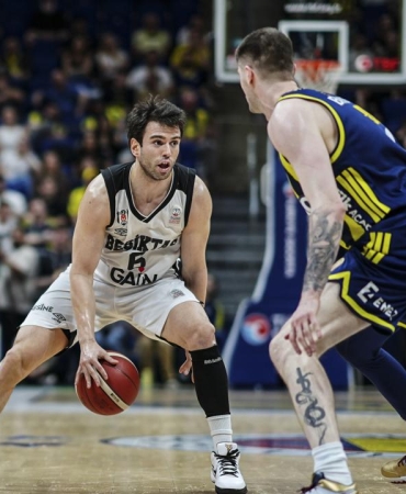 fenerbahce-besiktas-aa-2489457.jpg