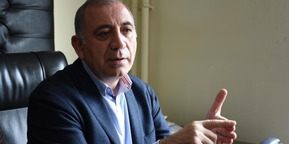 Gürsel Tekin’in CHP İstanbul İl Başkanlığı görevi sona erdi