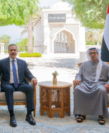 hakan-fidan-seyh-mansur-bin-zayed-al-nahyan-2491707.jpg