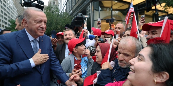Cumhurbaşkanı Erdoğan’a Türkevi’nde coşkulu karşılama