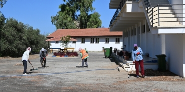 tak-guzelyurt-belediyesi-okullarda-temizlik-ve-cevre-duzenlemesi-01-1024x683