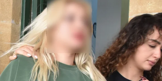 POLİS ARACINA TEKME ATTI: 30 BİN TL TEMİNATLA SERBEST BIRAKILDI