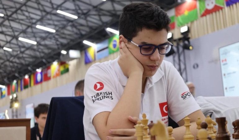 yagiz-kaan-erdogmus-turkiye-satranc-federasyonu-2491259.jpg