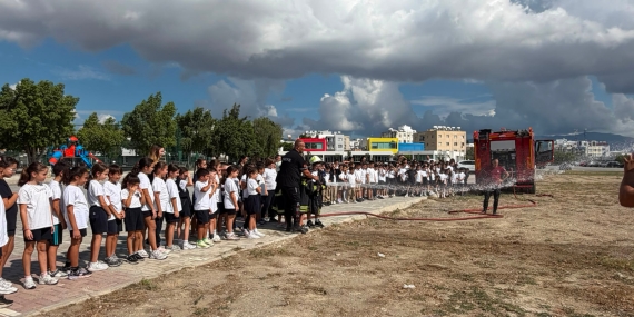 İtfaiye haftası kapsamında öğrenciler ile vatandaşlara yangın güvenliği eğitimi verildi