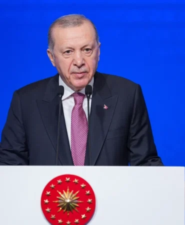 1791116011578cumhurbaskani-erdogan-2025te-ihracat-rekoru-kirildi-boiy.webp