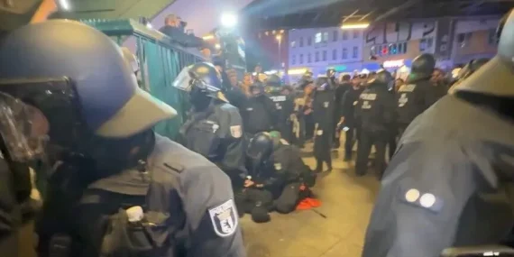 Berlin’de polis, Filistin’e destek gösterisine sert müdahale etti