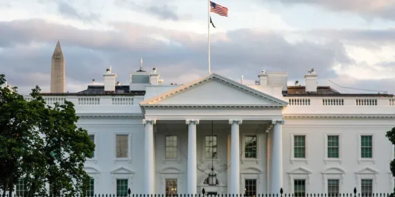 BEYAZ SARAY’IN YENİ SÖZCÜSÜ TRUMP’IN İLETİŞİM DANIŞMANI KATIE ZACHARIA OLDU