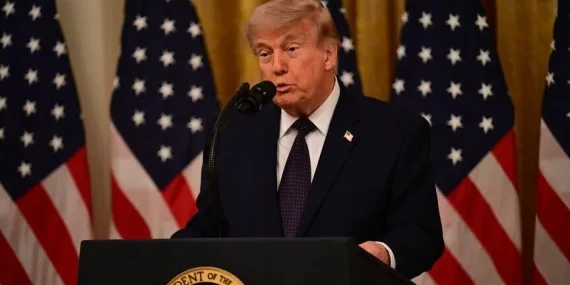 Trump“İran’a ne yapacağımızı bekleyin ve görün”