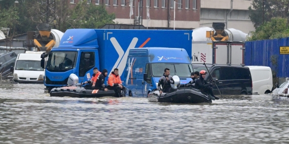 İSTANBUL’DA ŞİDDETLİ YAĞIŞ VE SEL FELAKETİCAN KAYBI 3’E YÜKSELDİ, 4 KİŞİ ARANIYOR