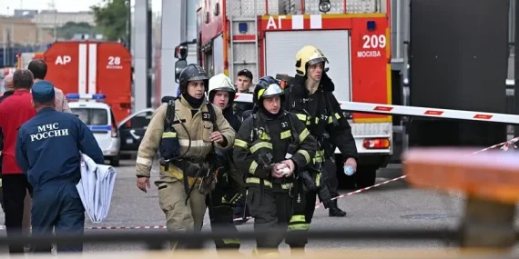 RUSYA’DA ST. PETERSBURG VE LENINGRAD BÖLGELERİNE İHA SALDIRISIPETROL TERMİNALİ VE VERİ MERKEZİ HEDEF ALINDI