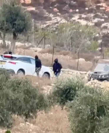 17923933324942026-10-17T171942Z_2076966206_RC245OAXMEPL_RTRMADP_3_ISRAEL-PALESTINIANS-SETTLERS-ATTAC.webp
