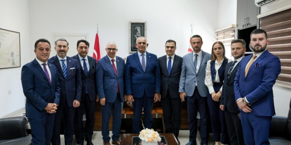 BAKAN ÇAVUŞOĞLU, TÜRK KIZILAY HEYETİNİ KABUL ETTİ