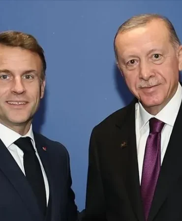 1793172680261Macron.webp