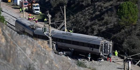 İSPANYA’DAKİ HIZLI TREN KAZASINDA CAN KAYBI 46’YA YÜKSELDİ