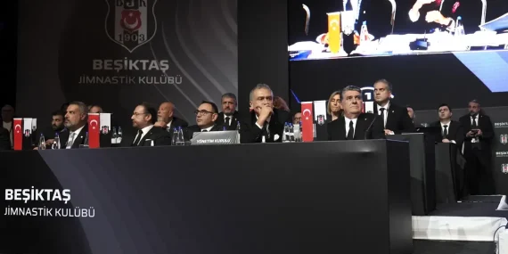 Beşiktaş’ta Serdal Adalı ve yönetimi ibra edildi