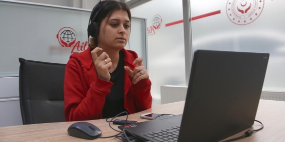 AİLEM Engelsiz İletişim Merkezi 335 bini aşkın çağrıya çeviri desteği sağladı
