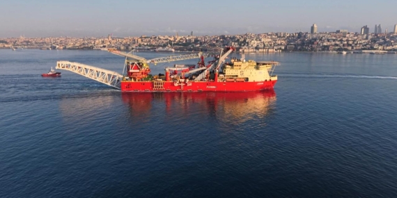 Bakan Uraloğlu’ndan İstanbul Boğazı’ndan geçen gemiye ilişkin paylaşım