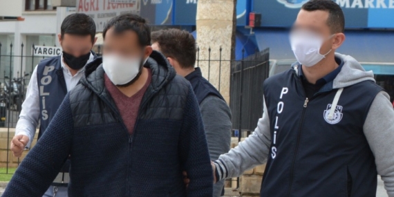 LEFKOŞA’DA ARAÇTAN 4 BİN TL ÇALDI: ZANLININ 62 SABIKASI ÇIKTI