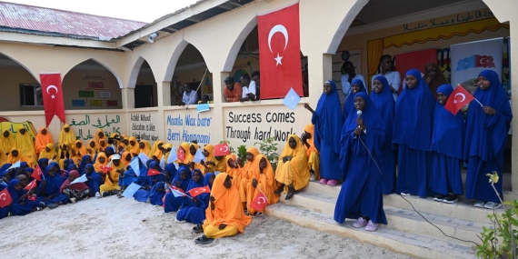 Türkiye’den Somali’de eğitime destek: Bir okulun derslikleri yenilendi